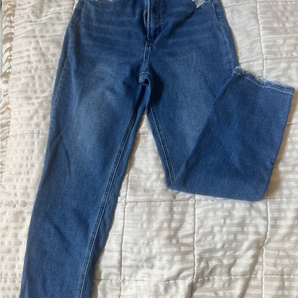 High-Rise Ankle Jeans in Medium Blue